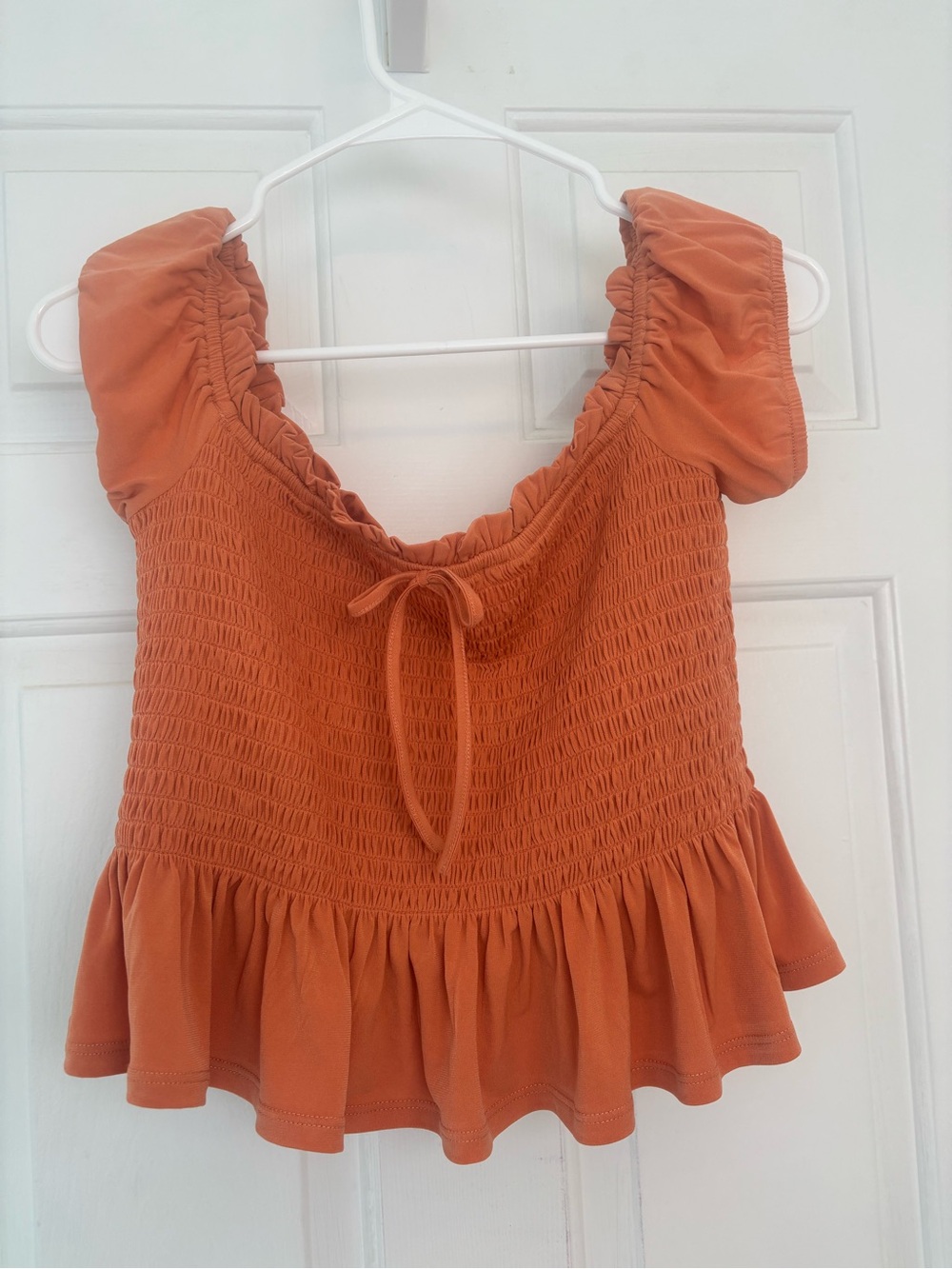 NWT BCBGeneration Smocked Puff Sleeve Peplum Top Medium Coral Peach Cottagecore‎